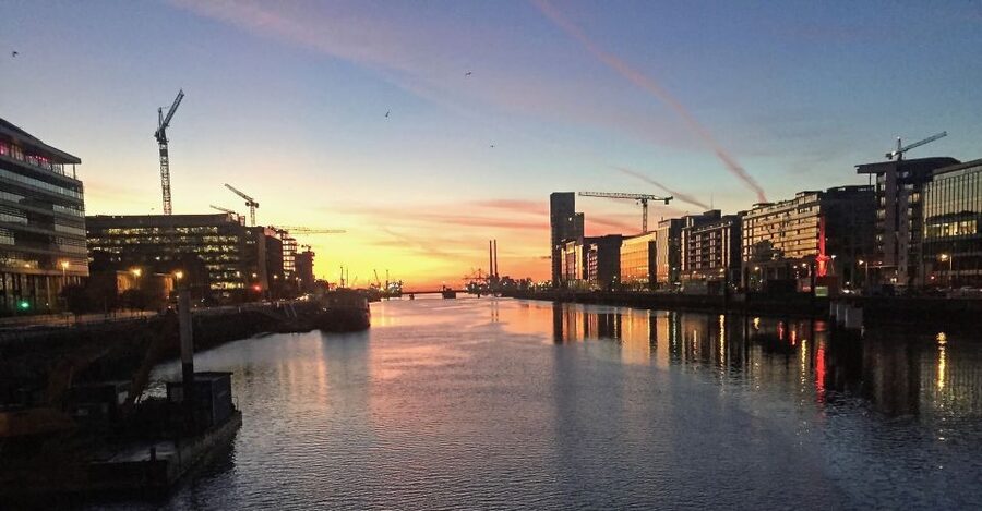 Dublin: Guided Bike & E-Bike Tour - Revolution, war, and Dublin’s difficult past