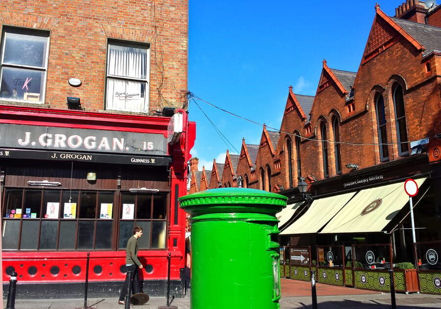 Dublin: Guided Sights and Pints Tour - Ha’penny Bridge and City Hall