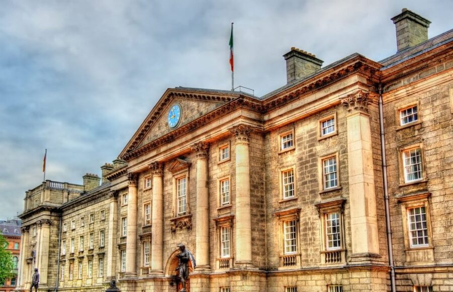 Dublin: Historical and Cultural Historical Walking Tour - Crossing the River at Ha’penny Bridge
