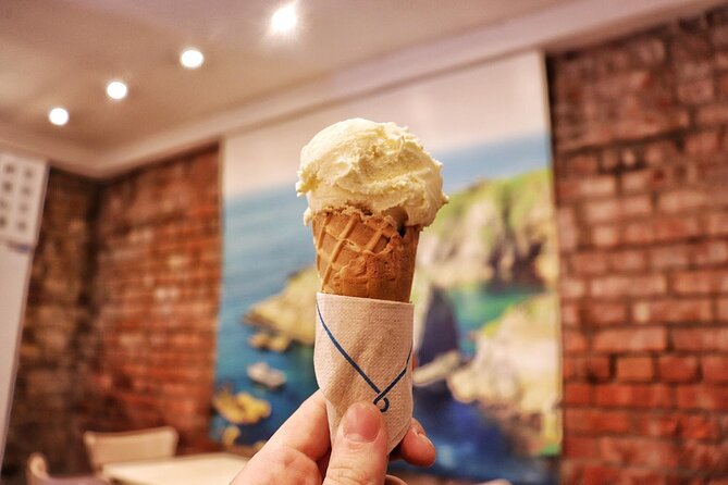 Dublin Historical Centre Food Tour with 8 Food Tastings & Drinks - Grafton Street ice cream and the final stop