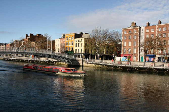 Dublin Hop-on Hop-off Bus Tour - Live Tour auf Deutsch - Smithfield, Jameson, and the return route