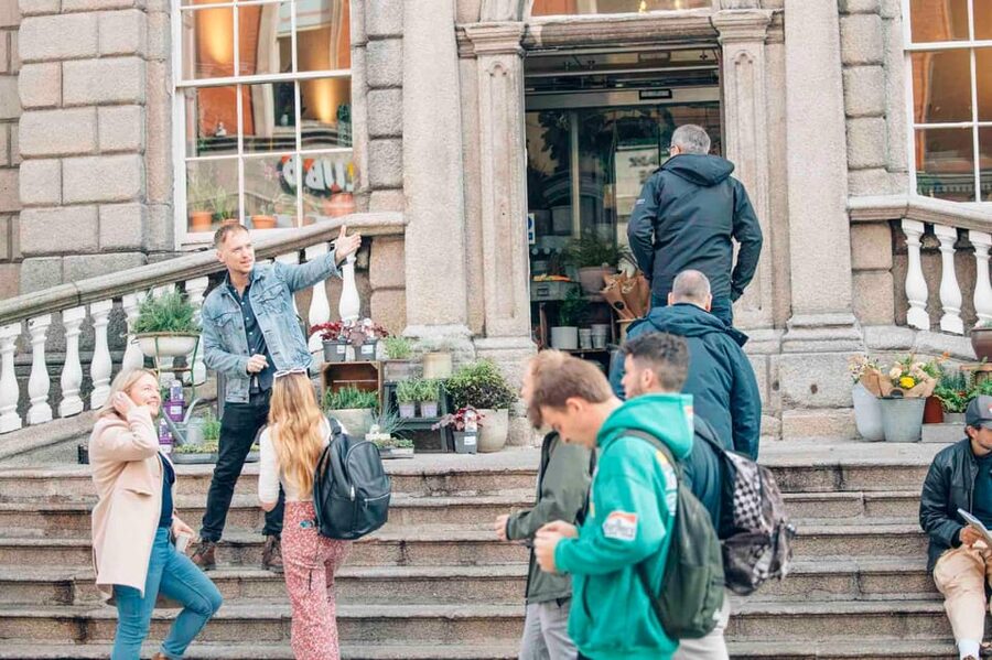 Dublin: Irish Food Trail Walking Tour with 3 Courses - Three Courses Across Three Dublin Venues
