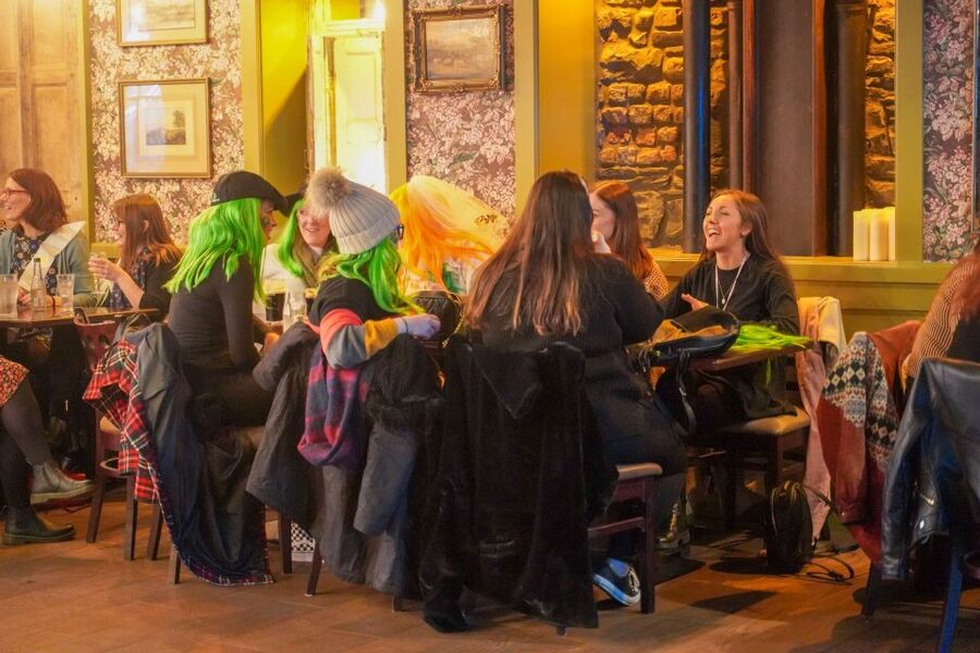Dublin: Irish Music and Dance Show with Dance Lesson - Arriving at Merchant’s Arch in Temple Bar