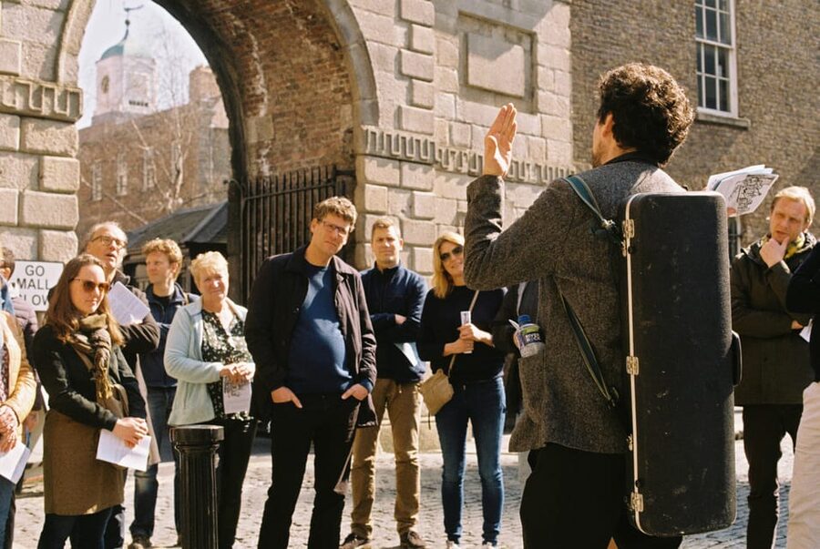 Dublin: Irish Music Walking Tour with Live Performance - Starting outside The Old Storehouse