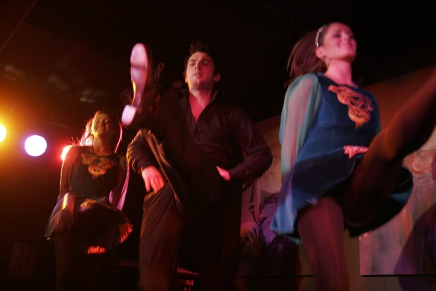 Dublin: Irish Night Show at the Merry Ploughboy Pub - Irish dancing on a compact stage