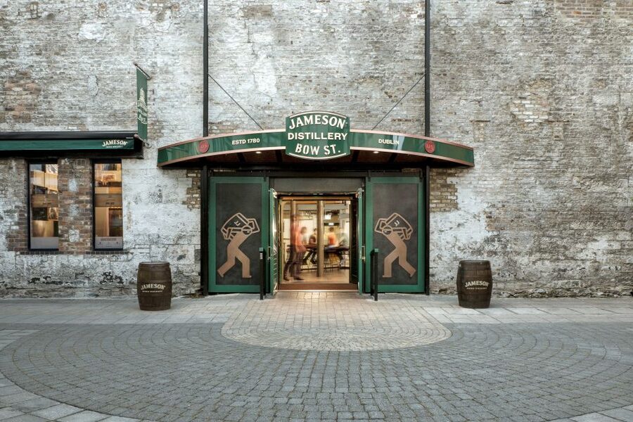 Dublin: Jameson and Guinness Private Tour with Transfers - What the private vehicle adds to the price