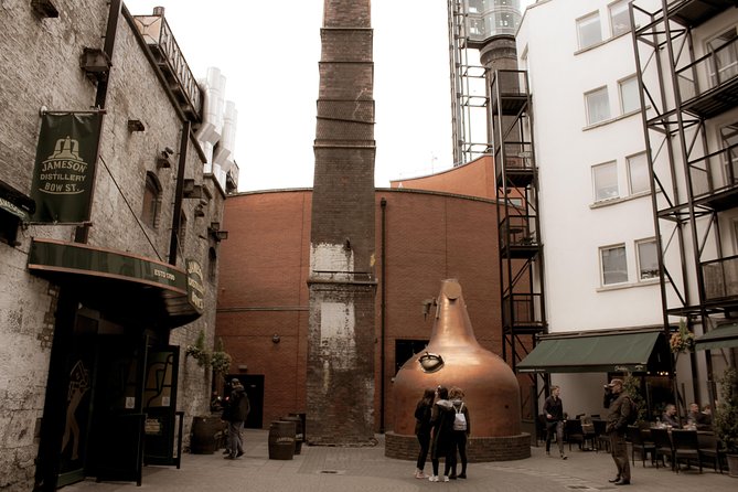 Dublin Jameson Distillery and Guinness Storehouse Guided Tour - What the guide adds