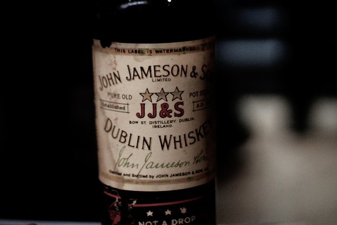 Dublin Jameson Distillery and Guinness Storehouse Guided Tour - Walking from whiskey to stout