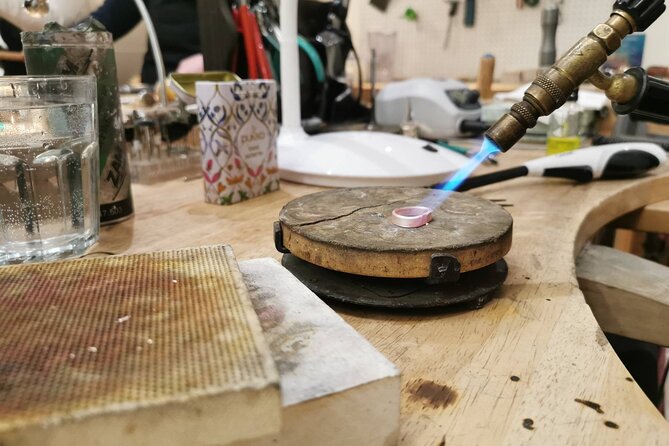 Dublin Jewellery Forge a Hammered Silver Ring: Drury Street - Choosing your finger and measuring the silver