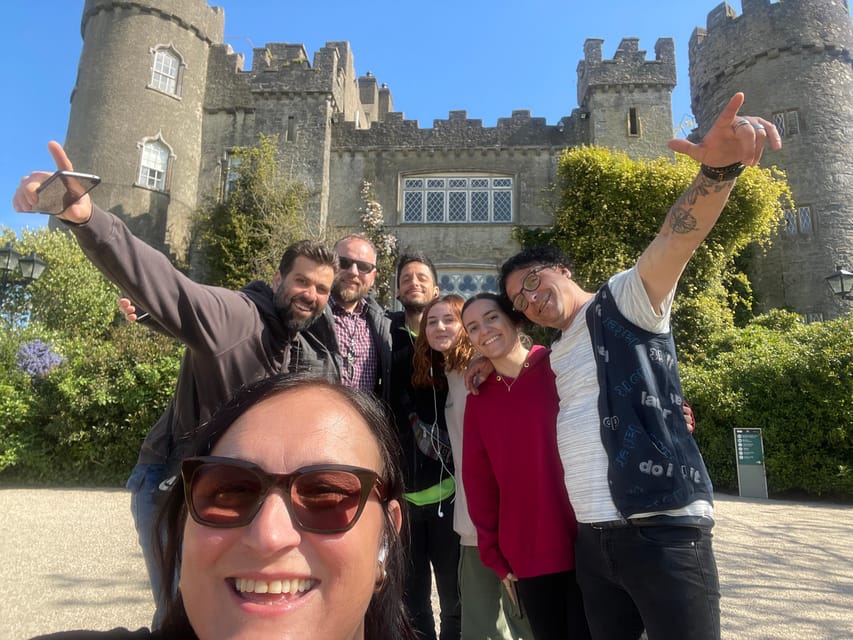 DUBLIN: Malahide castle and Howth MULTILINGUAL full day tour - Audio guidance and language choices