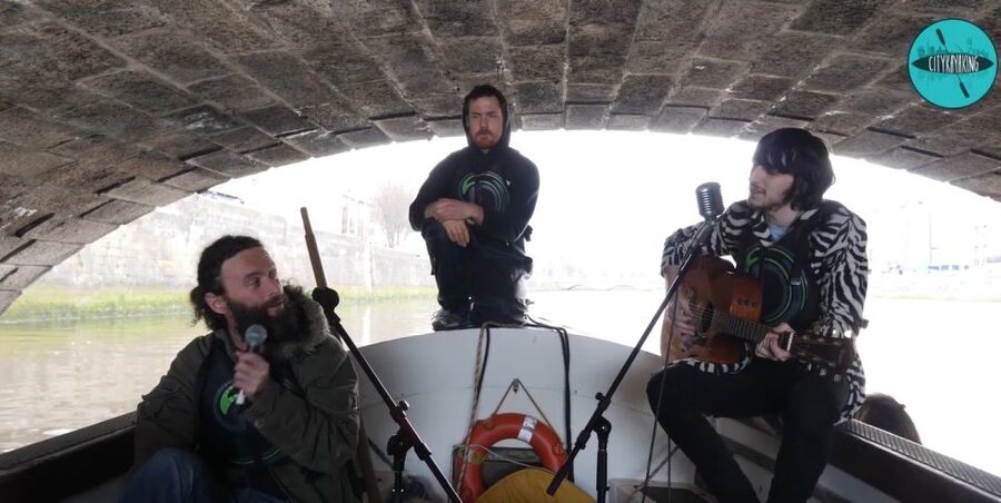 Dublin: Music Under the Bridges Kayaking Tour - A relaxed pace, not a race