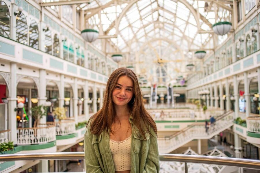 Dublin: Personal Photographer- Travel Photography Experience - Ha’penny Bridge and the walk between stops