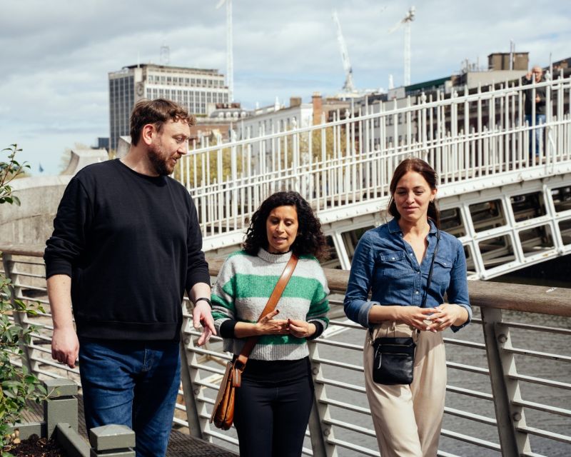 Dublin: Personalized Private Tour with a Local Host - Meeting at Molly Malone and setting the pace