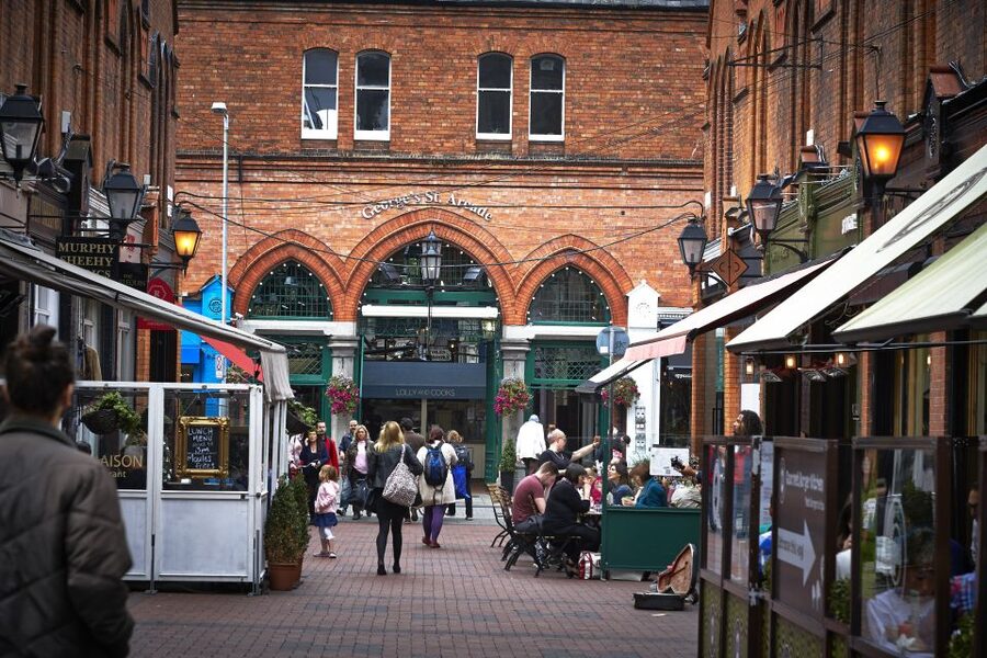 Dublin: Private City Tour in German - A private Dublin tour built around your interests