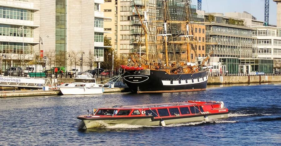 Dublin: River Liffey Sightseeing Cruise - What the Crew Adds to the Experience