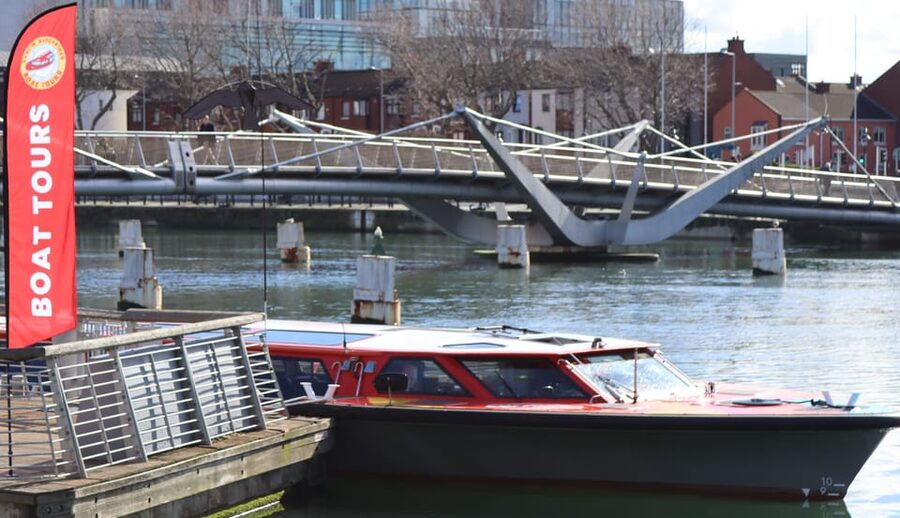 Dublin: River Liffey Sightseeing Cruise - Boarding at Custom House Quay