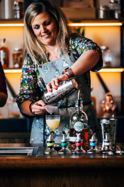 Dublin: Roe and Co Distillery Cocktail Workshop Experience - Choosing Flavours or Beyond The Blend