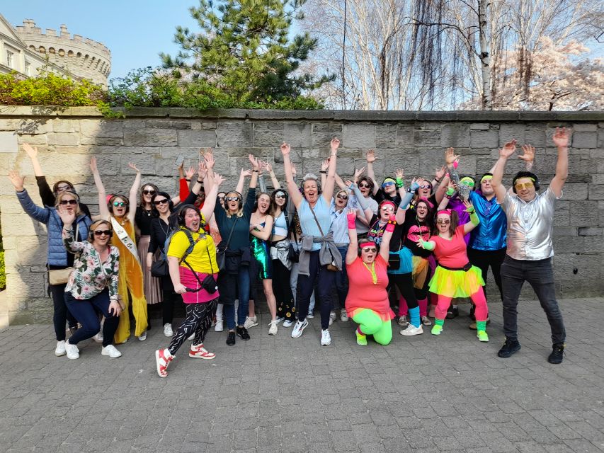 Dublin: Silent Disco Walking Tour - One hour of music, movement, and city streets
