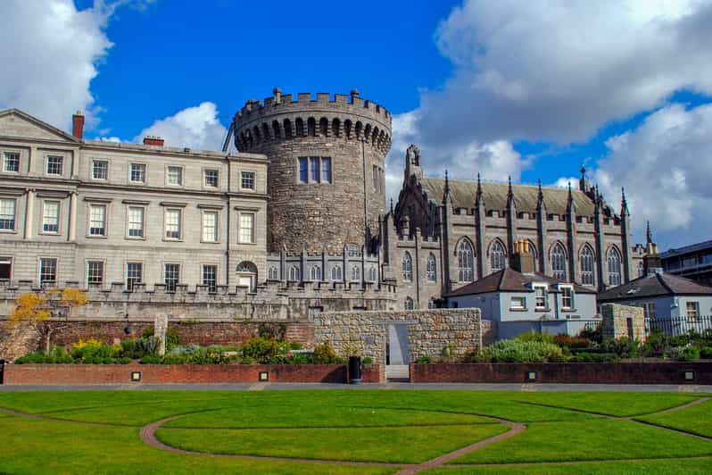 Dublin: St Patrick's, Book of Kells, and Dublin Castle Tour - Starting at St Patrick’s Garden and Cathedral