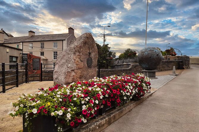 Dublin to Cliffs of Moher, Ennis Town & Bunratty Castle Day Tour - Bunratty Castle and Folk Park