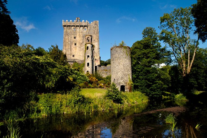 Dublin to Cork, Blarney Castle & Cóbh Heritage Centre by train - Lunch and shopping in Blarney village