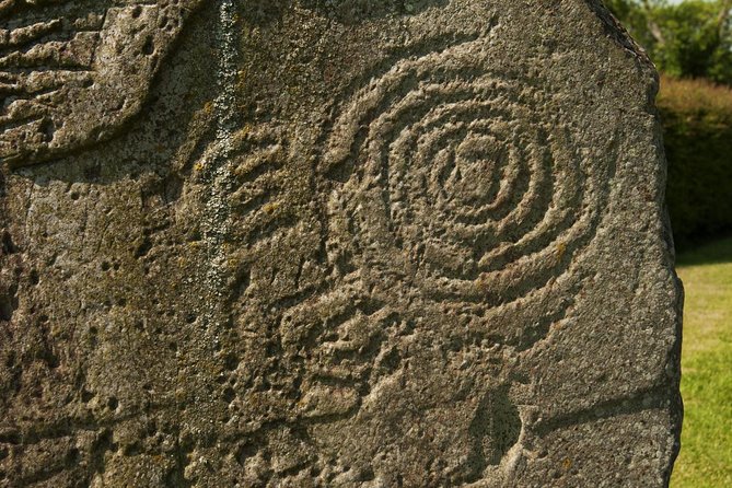 Dublin to Newgrange, Monasterboice Small Group Guided Tours - Knowth and seasonal changes at Brú na Bóinne