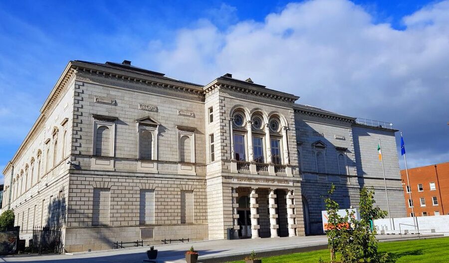 Dublin: Treasures of Ireland Museums Private Tour - Seeing the Tara Brooch and Ardagh Chalice