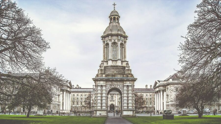 Dublin walking tour: ghosts & haunted places - Science, medicine, and the Hellfire Club