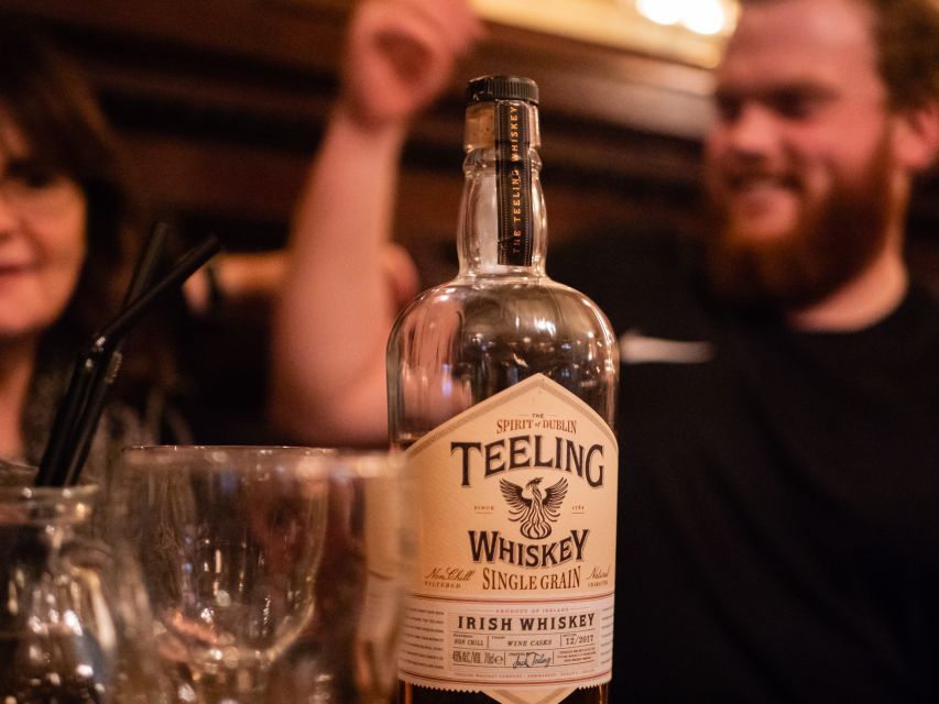 Dublin: Whiskey Tasting Tour - The 10-minute walk to The Palace Bar
