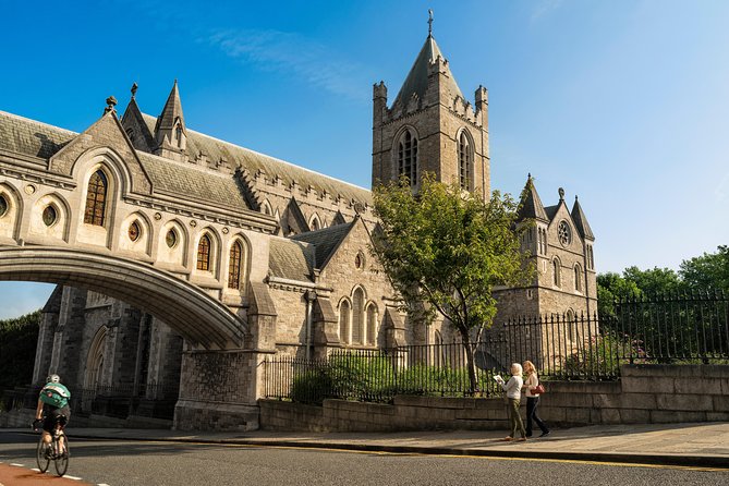 Essential Private Dublin walking tour for up to 6 people - Starting at the Garden of Remembrance
