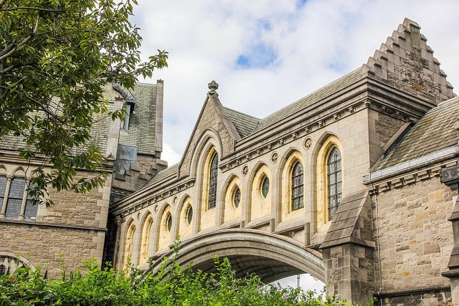 Explore Dublin in 60 minutes with a Local - Trinity College and the Book of Kells