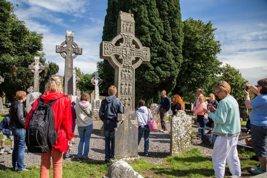 From Dublin: Celtic Boyne Valley and Ancient Sites Tour - The guides make the long day work