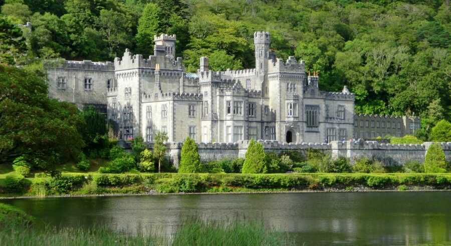 From Galway: Connemara and Kylemore Abbey Day Tour - Lakes, Clifden, and the Sky Road