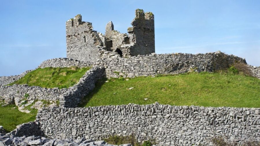 From Galway: Day Trip to Inisheer with Bike or Bus Tour - Who will enjoy this Inisheer day trip?