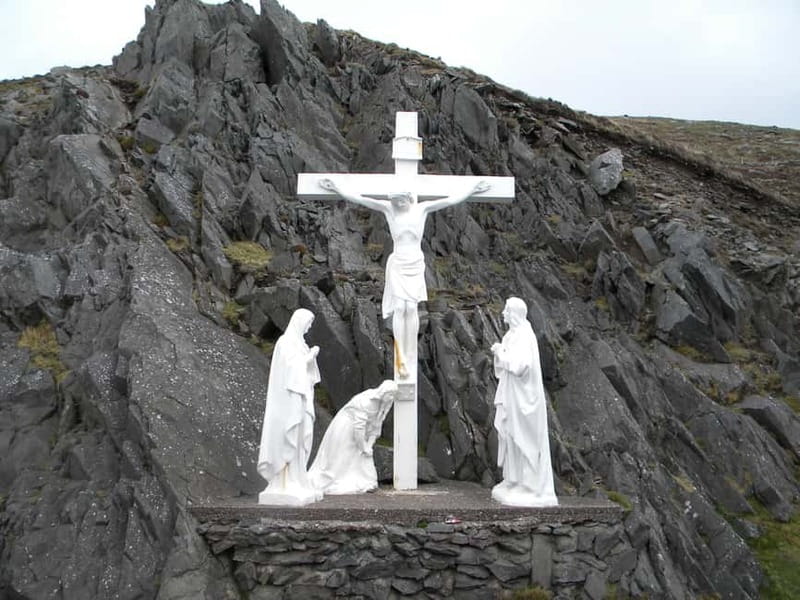 From Killarney: Dingle and Slea Head Peninsula Day Tour - Guides, driving, and the human side of the trip