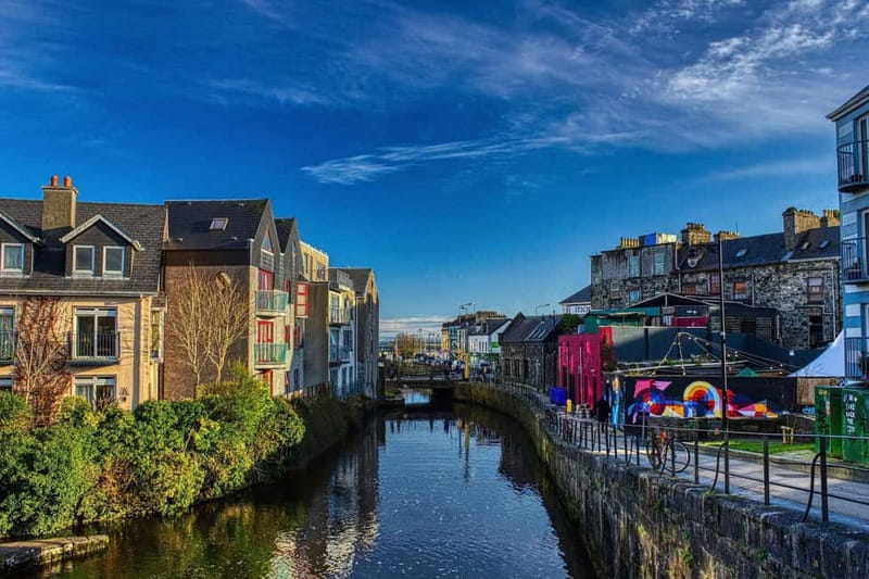 Galway City Walk: Rougues, Rebels and Rakes - Eyre Square and Galway’s medieval quarter