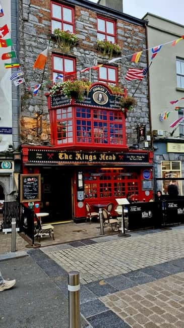 Galway City Walk: Rougues, Rebels and Rakes - The River Corrib Walk and Nuns Island