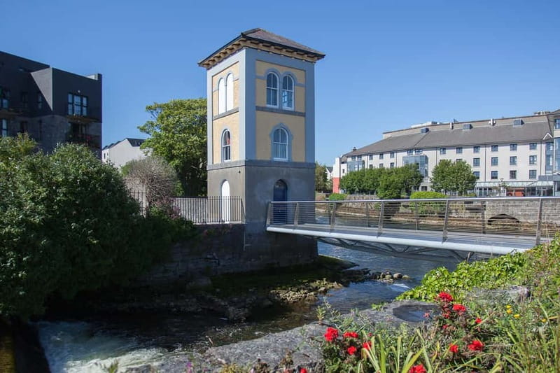 Galway City Walk: Rougues, Rebels and Rakes - Saint Nicholas Church and 18 sieges