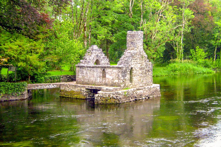 Galway, Cliffs of Moher & Connemara: 2-Day Combo Tour - Connemara brings the wild scenery