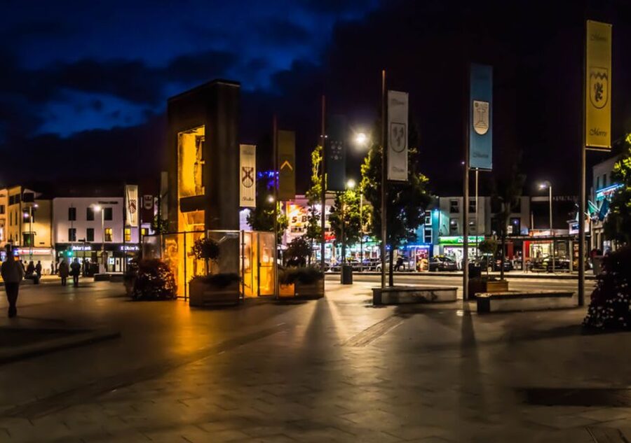 Galway: Dark History Guided City Walking Tour - What the 90-minute format gives you