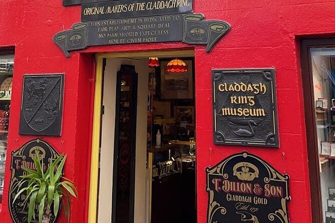 Galway Private Walking Tour - Eyre Square and the Kennedy memorial