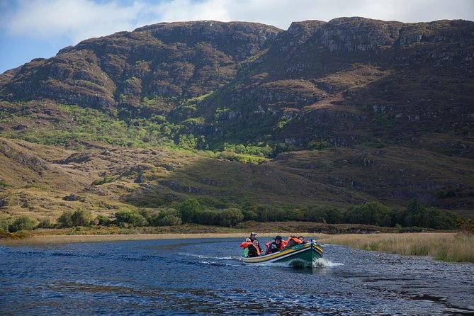 Gap of Dunloe Tour (Boat & Bus) - Three lakes and two rivers by boat