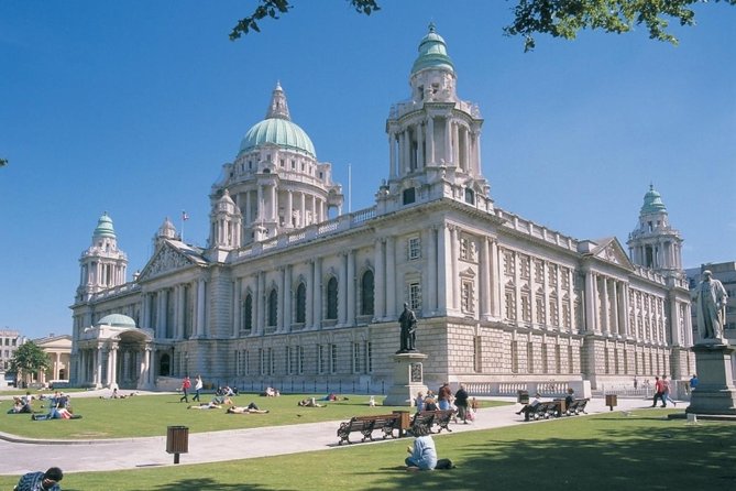 Giant's Causeway, Dark of Hedges & Belfast Day Tour From Dublin - The optional black cab tour