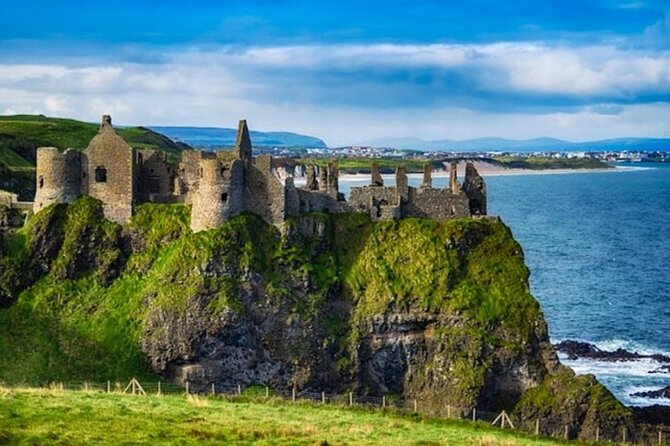 Giants Causeway and Belfast 2 Days with Private Chauffeur Tour - Day two: Belfast’s civic center and divided streets