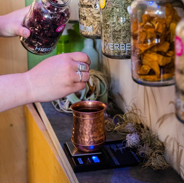 Gin School, distill you own gin, cocktails, tastings, food - The botanical session: where your recipe takes shape