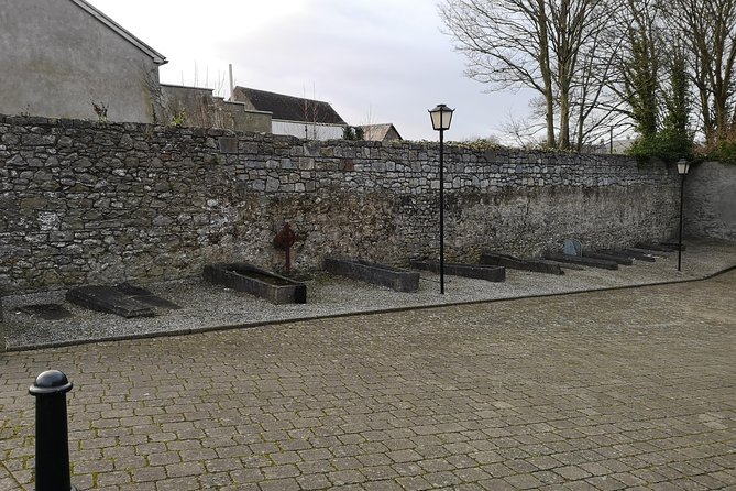 Guided tour of Kilkenny in French with an Irish guide - Butter Slip, a medieval lane with character
