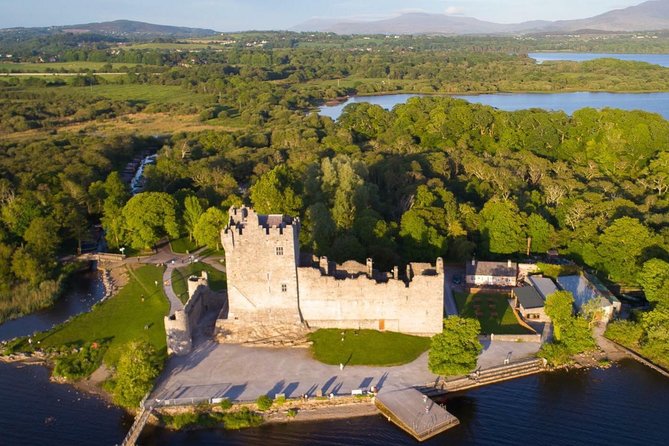 Innisfallen Island - Scenery & history of Killarney National Park - The 25-minute walk around the island