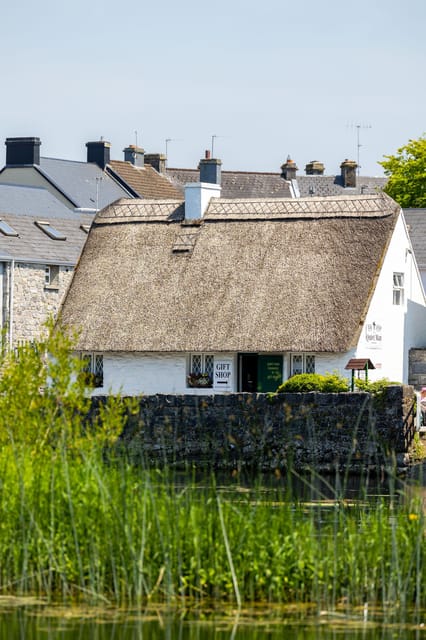 Ireland: The Quiet Man Museum and Film Location Guided Tour - Local stories about John Wayne and Maureen O’Hara
