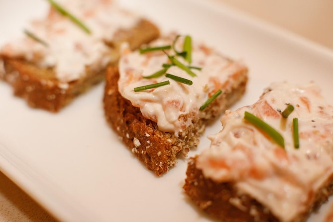 Irish Craic & Cuisine: Cooking Class & Dinner in Central Dublin - Arriving at Kinvara Park in Castleknock