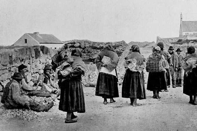 Irish Famine Museum / Exhibition Dublin - The photographs, newspapers, and original soup pot